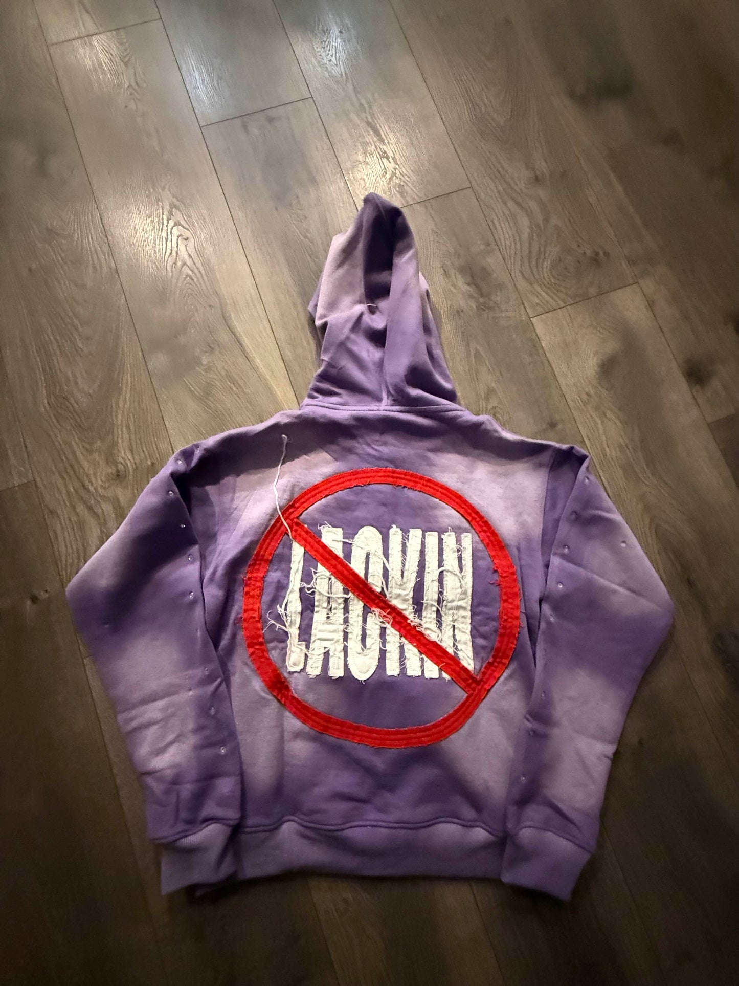 “NEVER LACKIN” HOODIE PURPLE